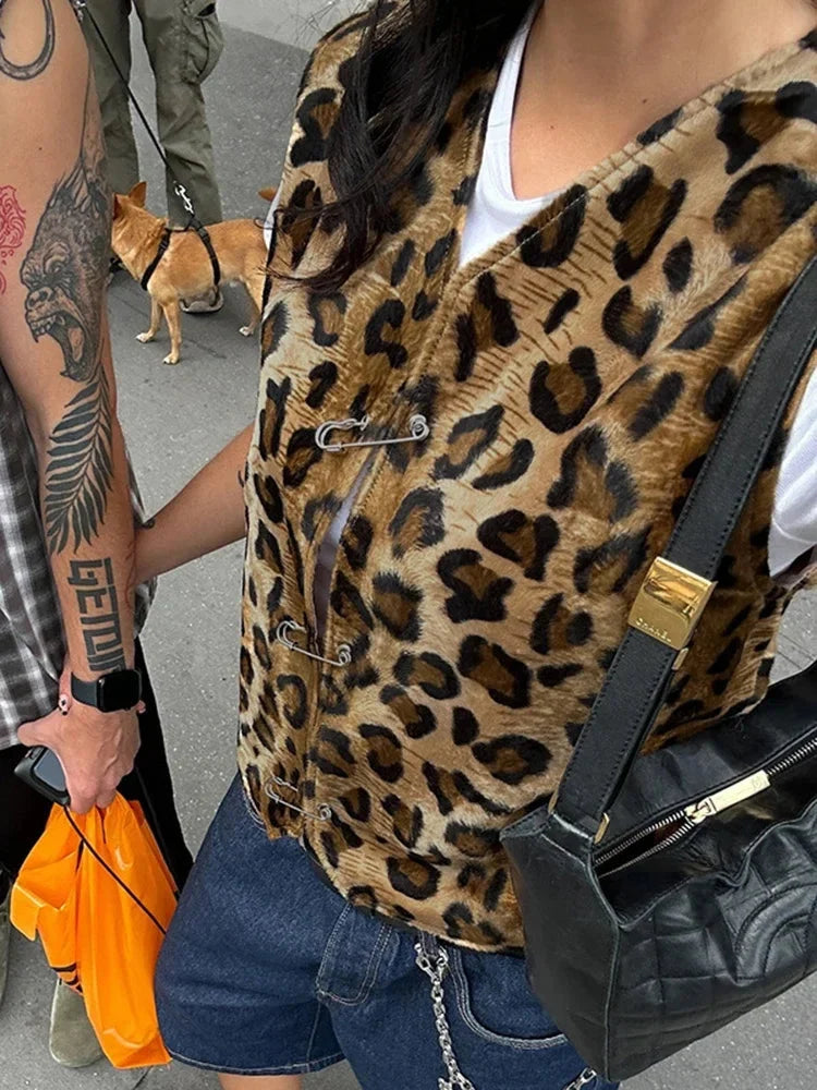 Leopard Print Pin Vest for V-neck Sleeveless Hot Girl Cardigan Top Female Autumn New Slim Fit Short Vest