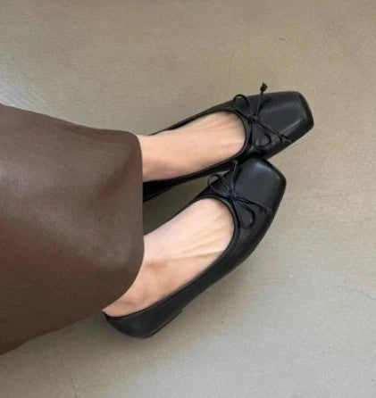 Orthopedic Fashionable and supportive shoes