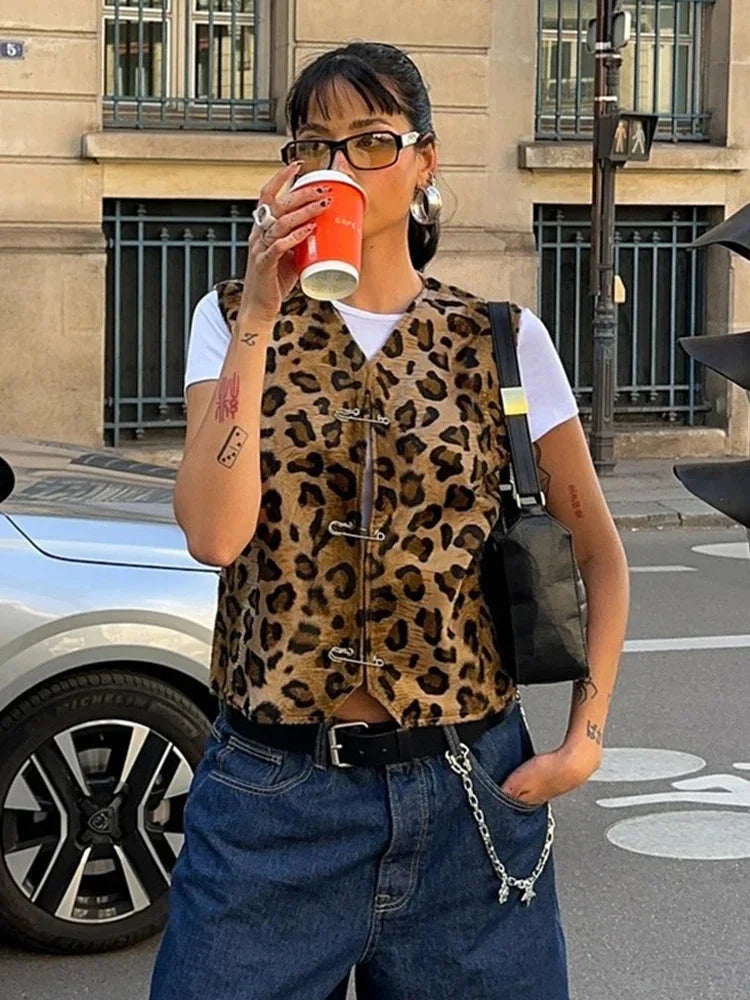 Leopard Print Pin Vest for V-neck Sleeveless Hot Girl Cardigan Top Female Autumn New Slim Fit Short Vest