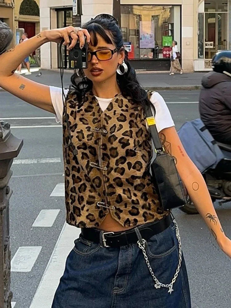 Leopard Print Pin Vest for V-neck Sleeveless Hot Girl Cardigan Top Female Autumn New Slim Fit Short Vest