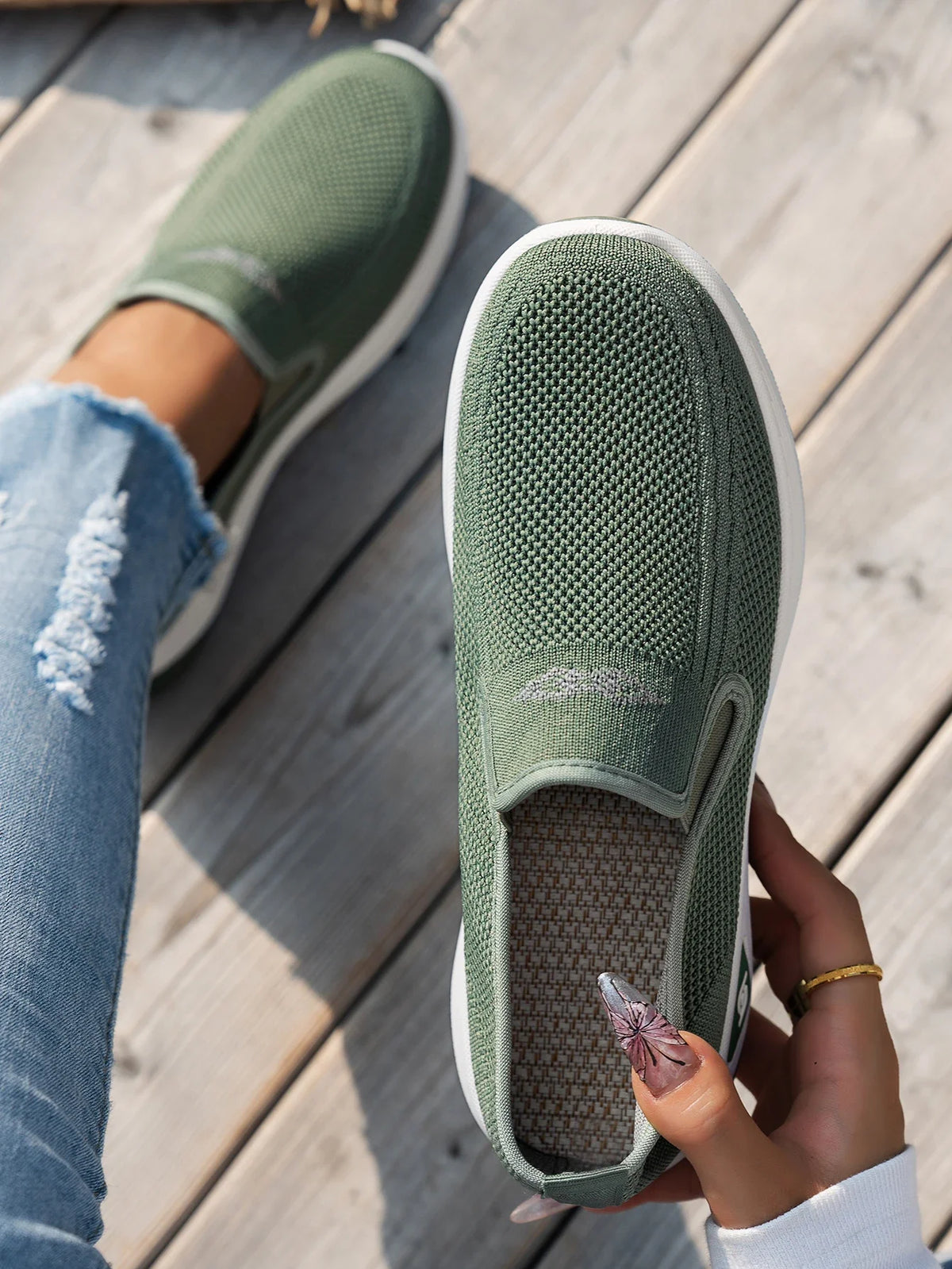 Fashionable and supportive orthopedic shoes
