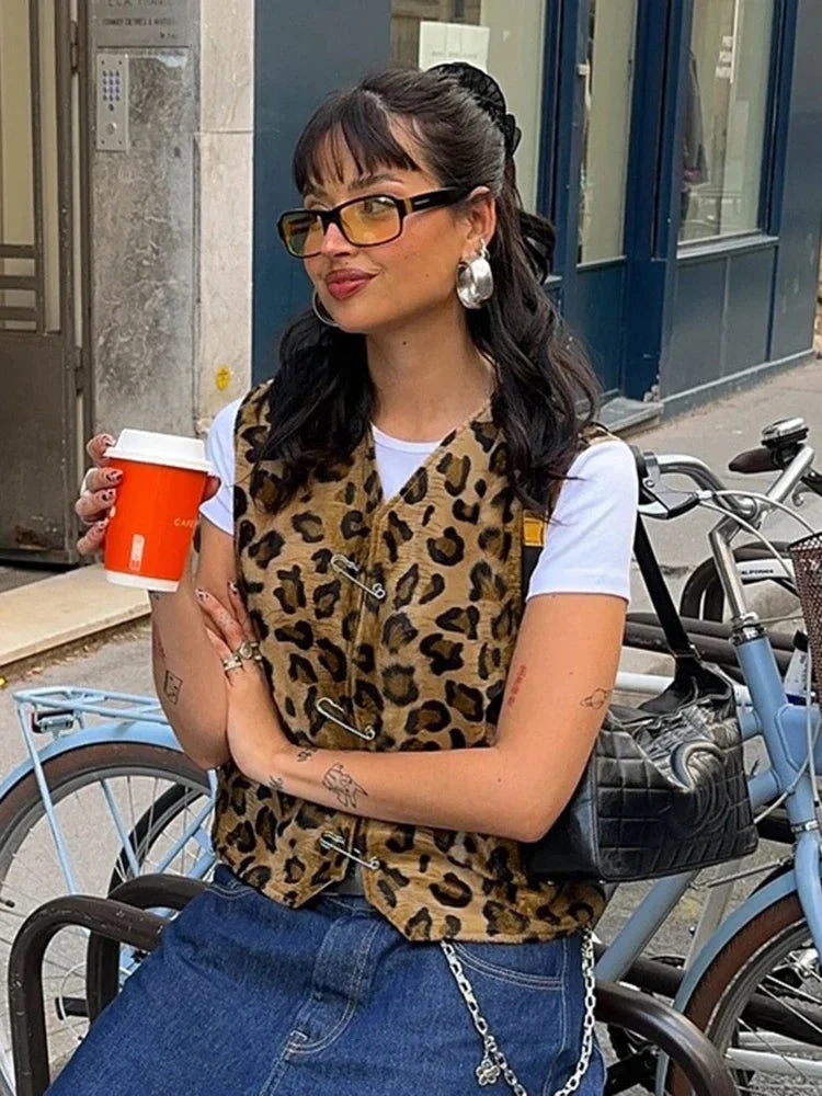 Leopard Print Pin Vest for V-neck Sleeveless Hot Girl Cardigan Top Female Autumn New Slim Fit Short Vest