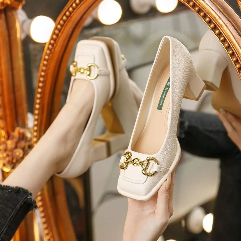 Orthopedic shoes, comfortable and fashionable