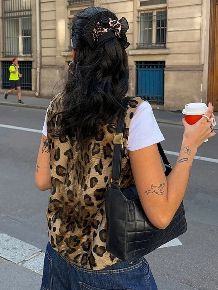 Leopard Print Pin Vest for V-neck Sleeveless Hot Girl Cardigan Top Female Autumn New Slim Fit Short Vest