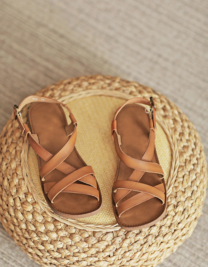 Lightweight leather sandals