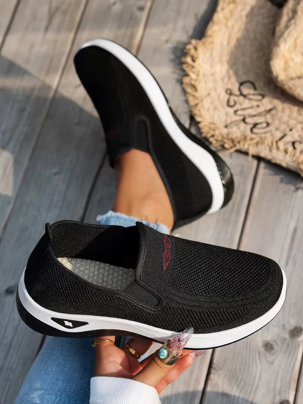 Fashionable and supportive orthopedic shoes