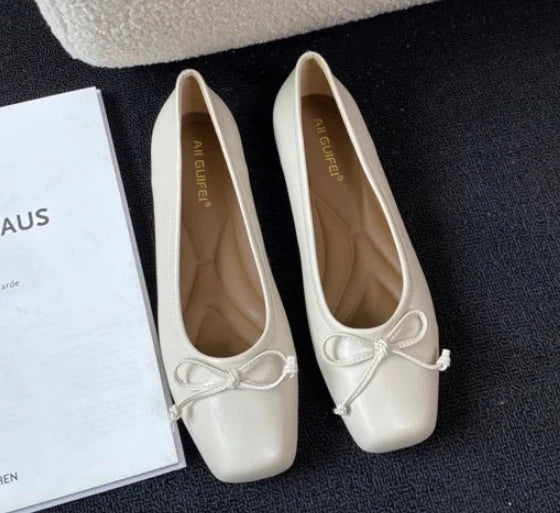 Orthopedic Fashionable and supportive shoes