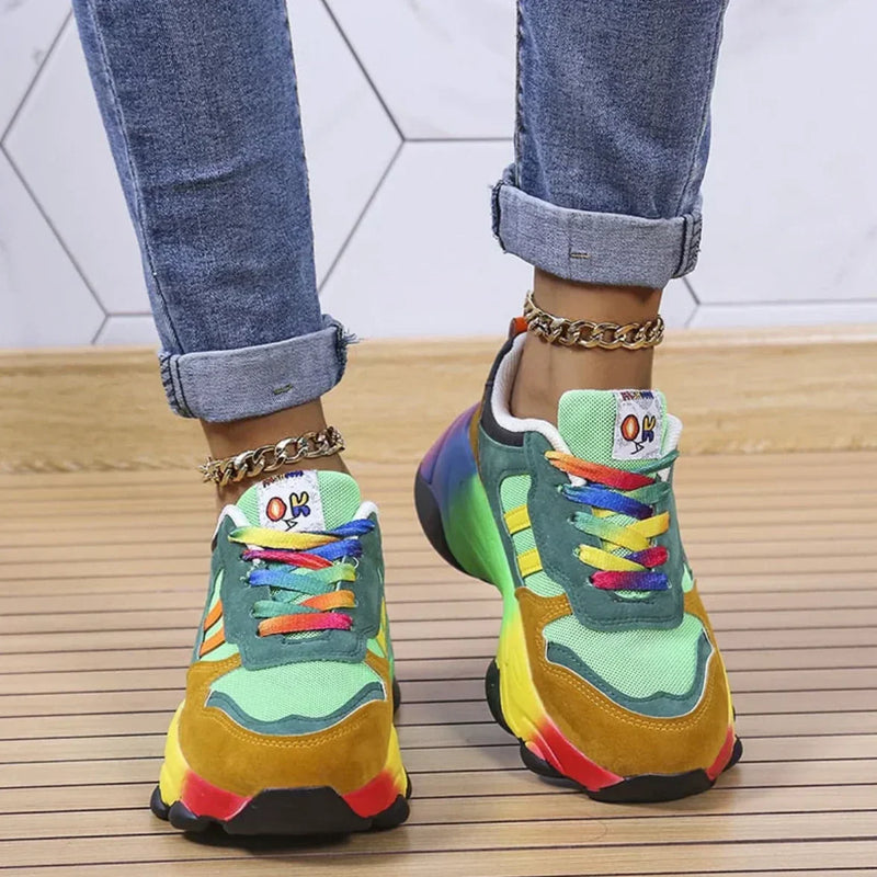 JO | Cheeky and casual sneakers