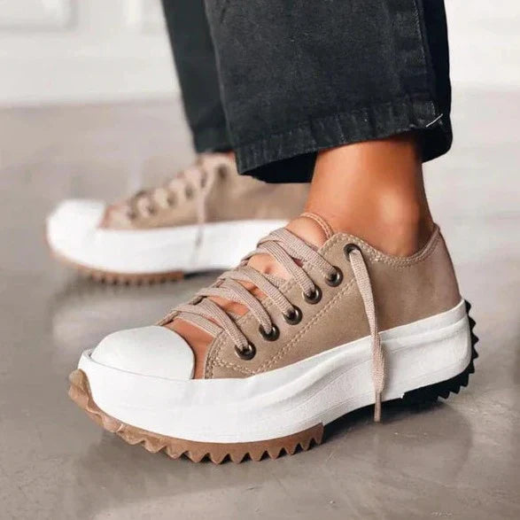 JO | Timeless and supportive orthopedic sneakers