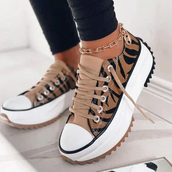JO | Timeless and supportive orthopedic sneakers