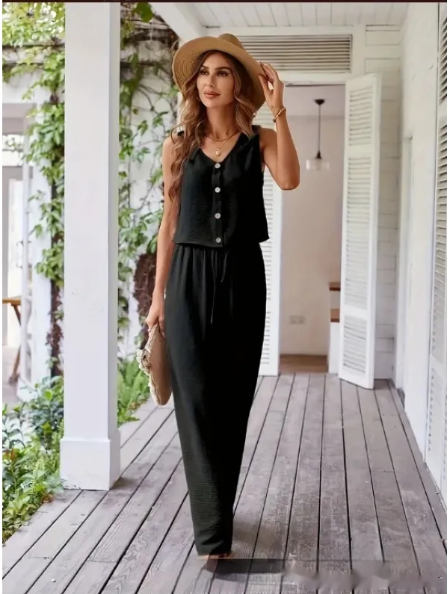 Sophisticated Garment with a Clean Classic Look