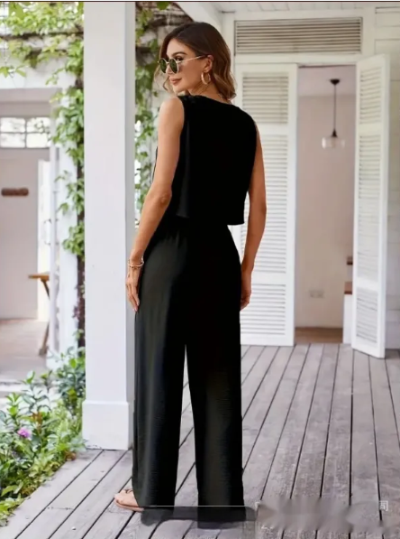 Sophisticated Garment with a Clean Classic Look
