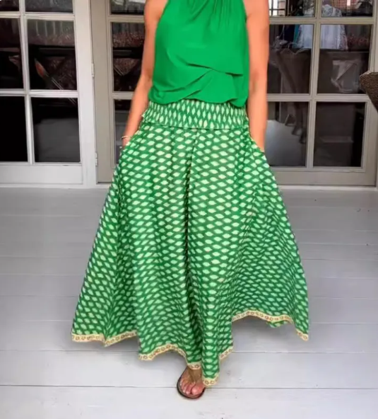 Classic Vintage Skirt with a Flattering Fit