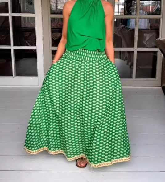 Classic Vintage Skirt with a Flattering Fit