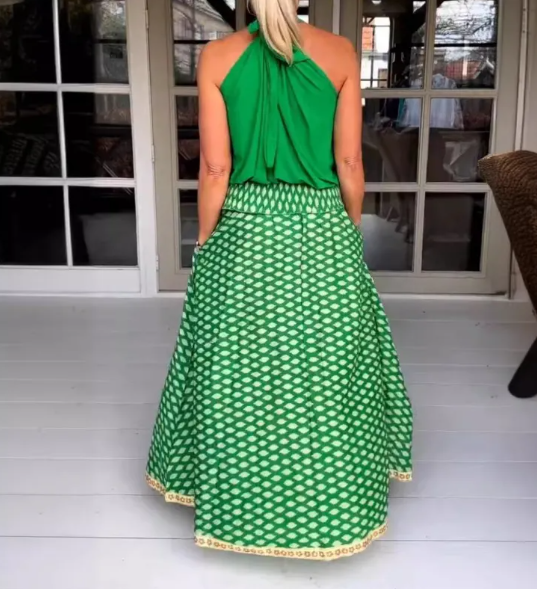 Classic Vintage Skirt with a Flattering Fit
