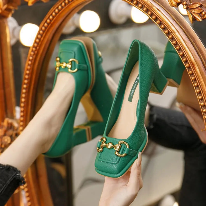 Orthopedic shoes, comfortable and fashionable