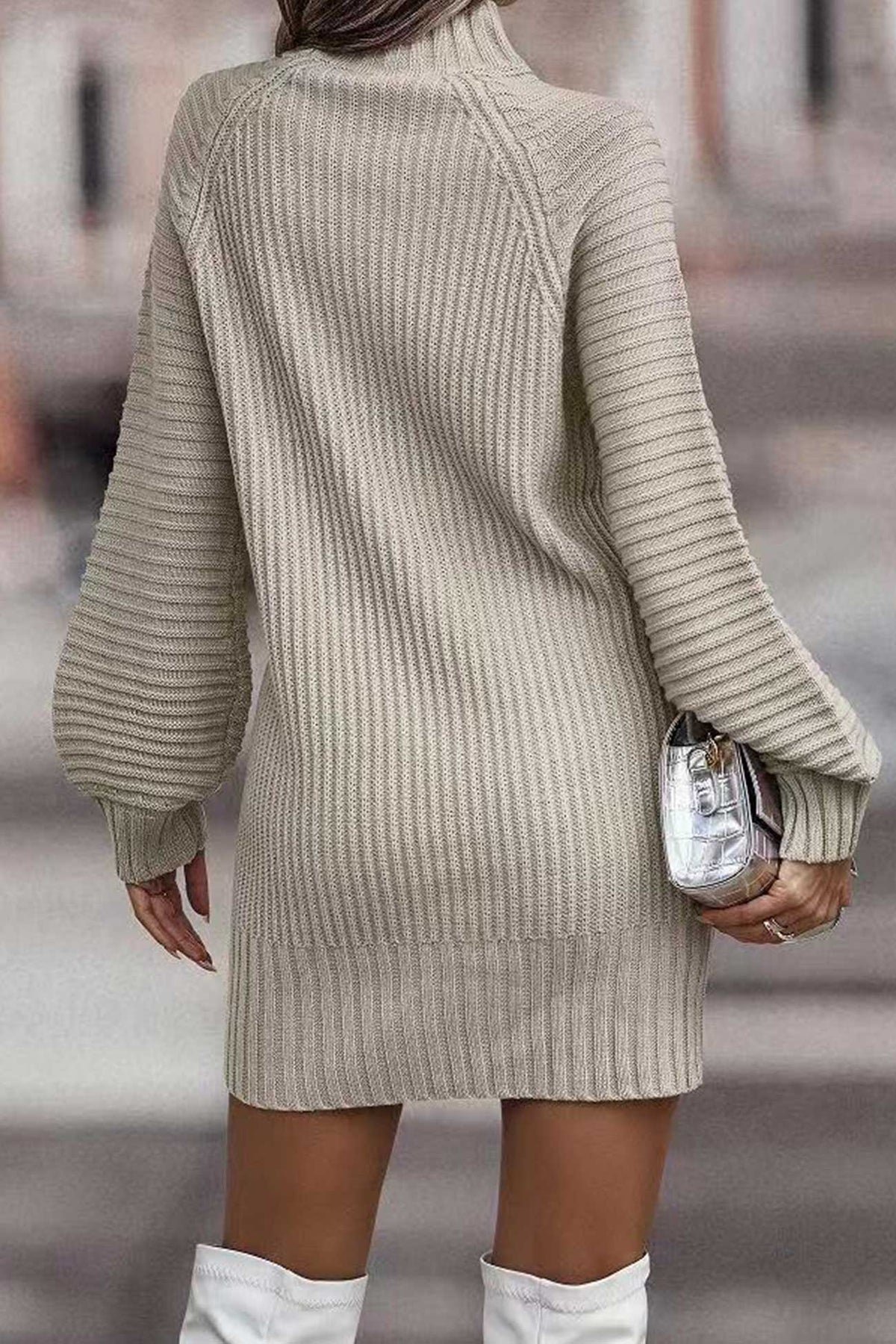 Modern and versatile sweater