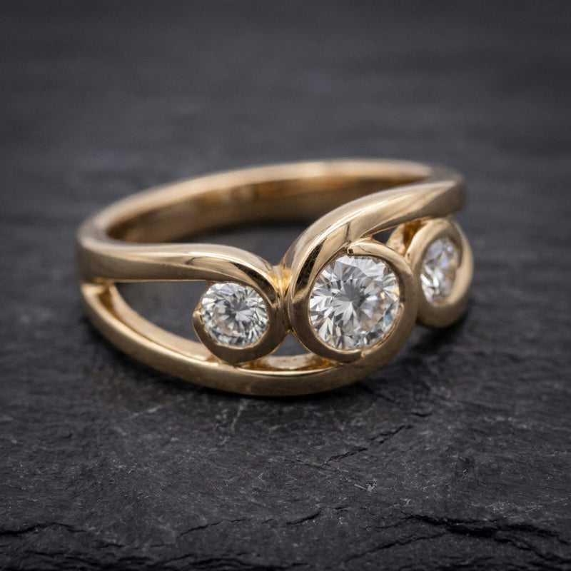 Vintage Inlaid Zirconia Spiral Gold Ring
