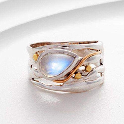 Beautiful Silver Ring With Unique Style