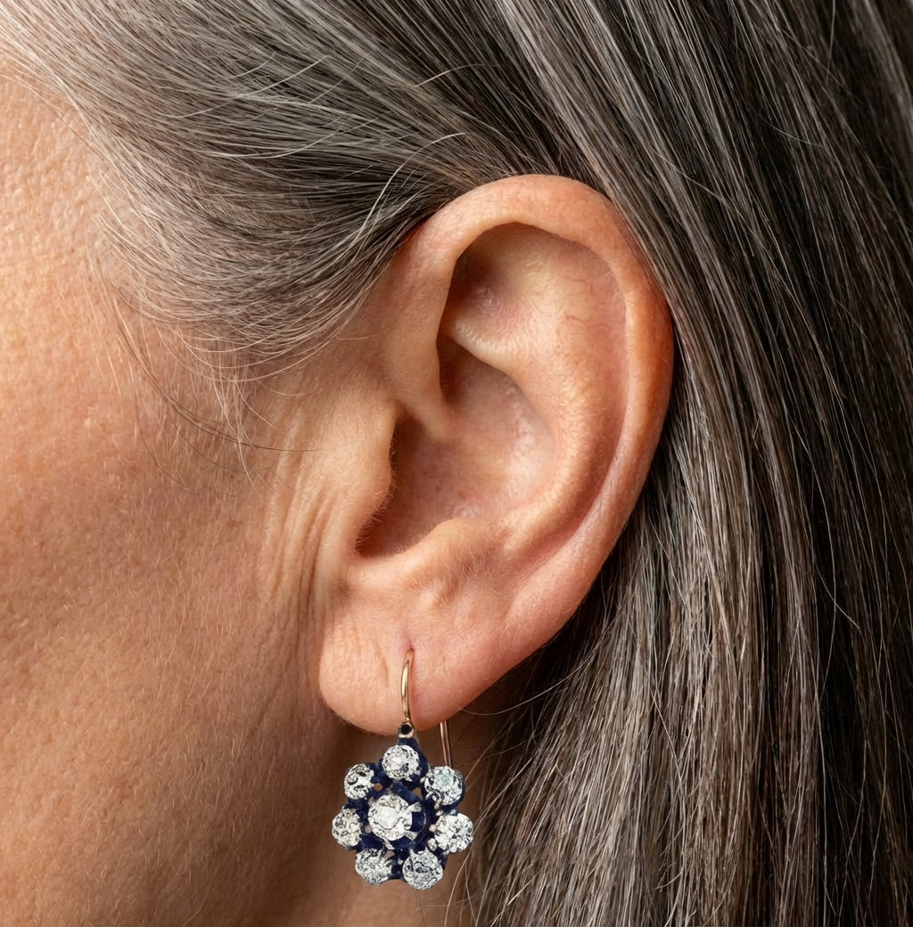A Rounded Bright Flower Earrings Set