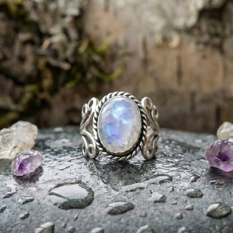 Vintage White Stone Silver Ring