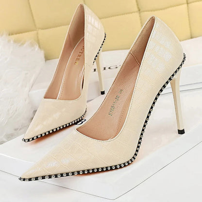 Polished Heels with an Effortless Classic Look