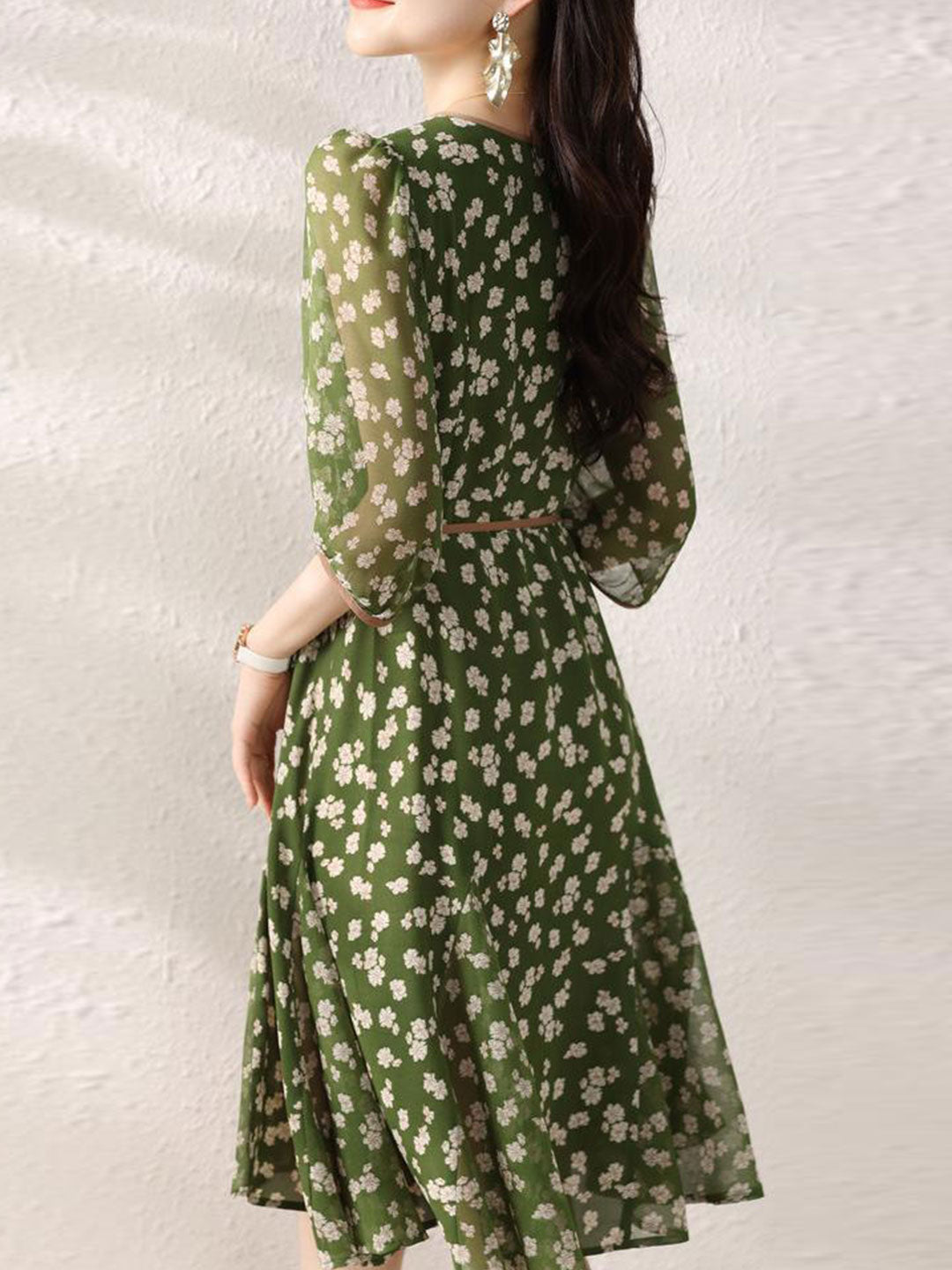 Polished Dress with an Effortless Classic Look