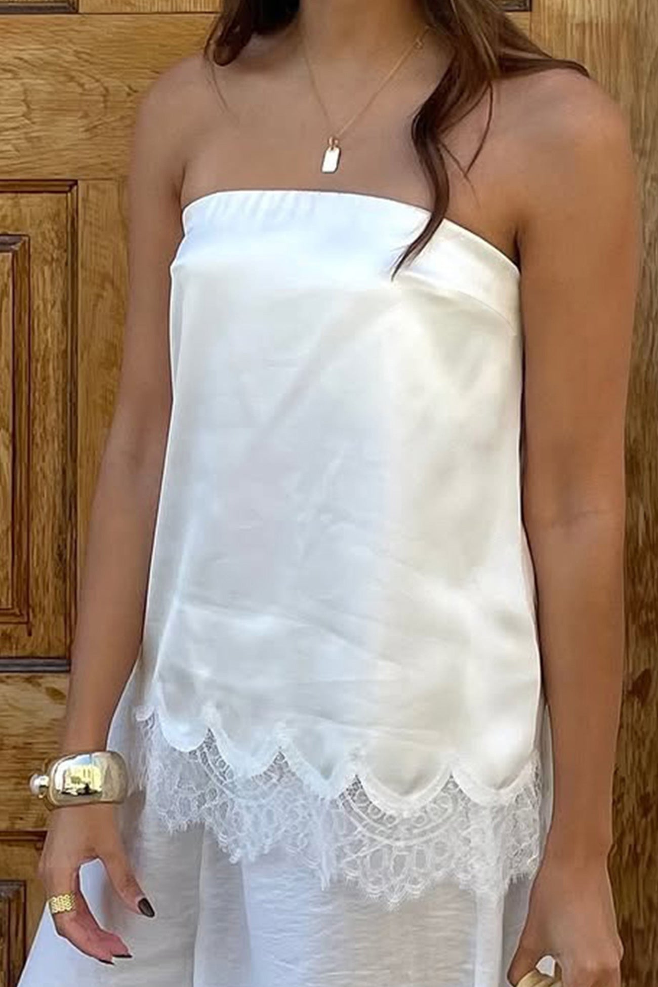 Beautifully Finished Top in a Timeless Design