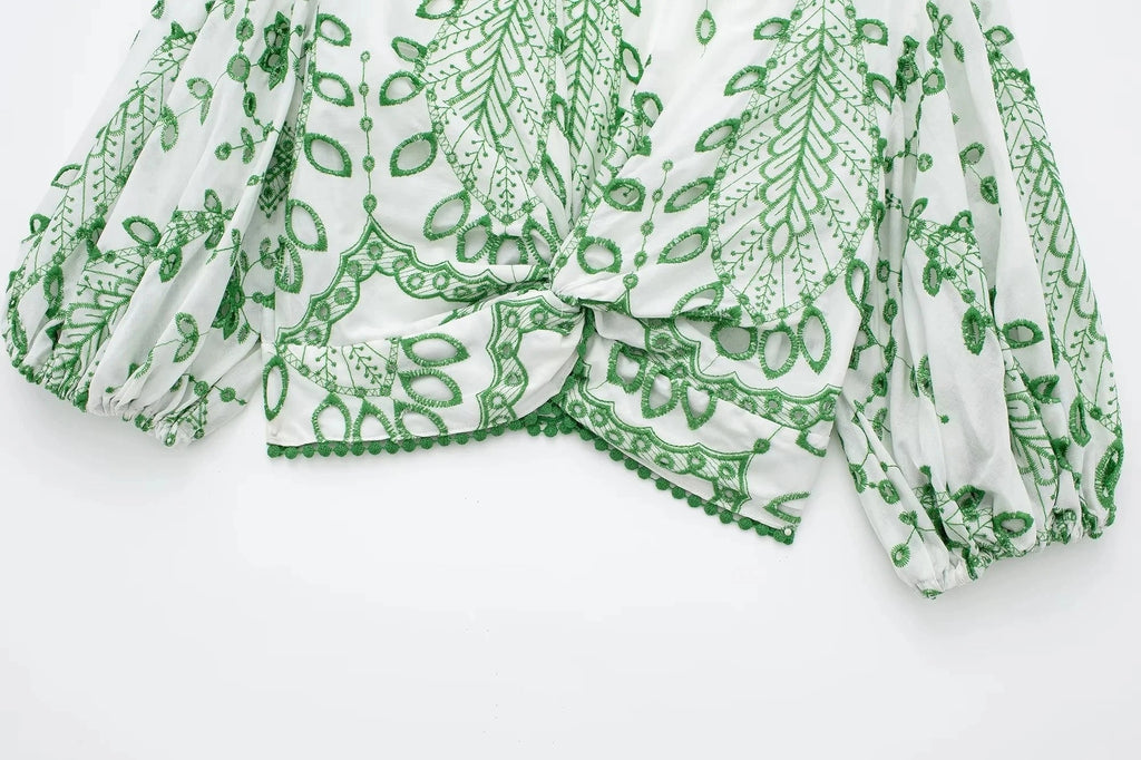 Beautifully Crafted Blouse in a Classic Style