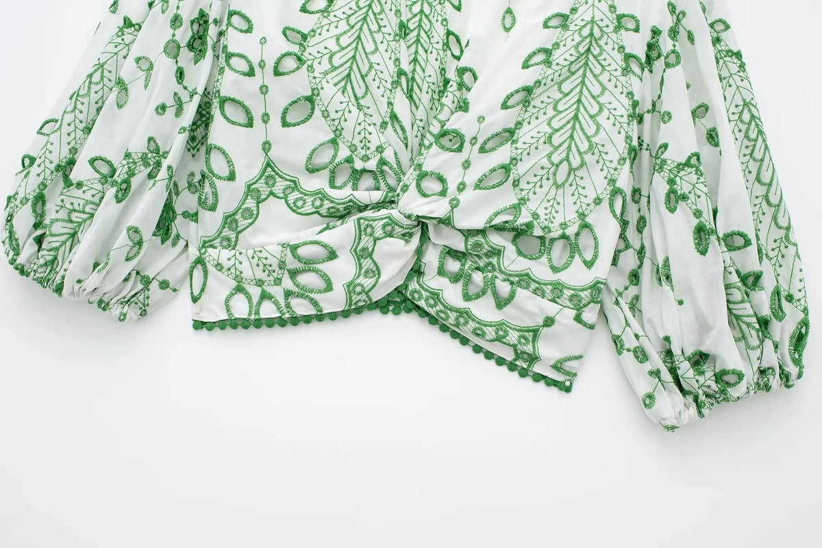 Beautifully Crafted Blouse in a Classic Style