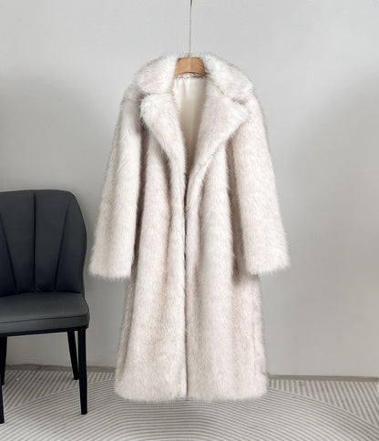 Beautifully Finished Coat in a Timeless Design