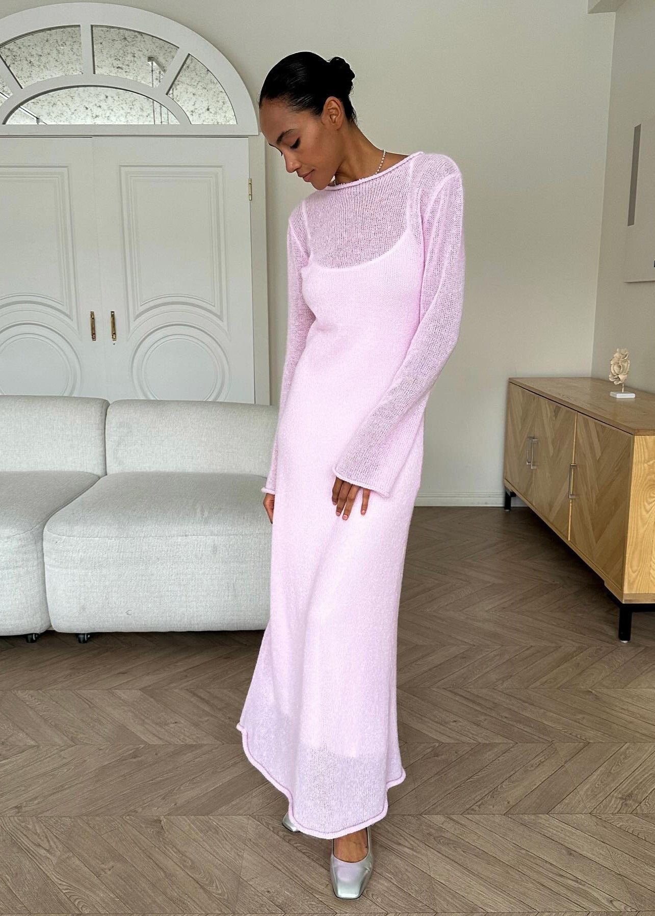 Effortlessly Elegant Dress with a Timeless Design