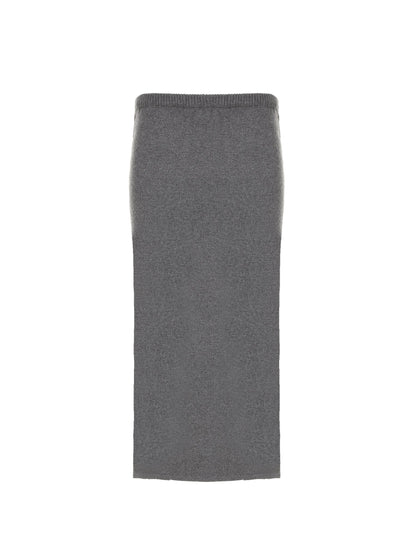 Well Tailored Garment with a Graceful Silhouette