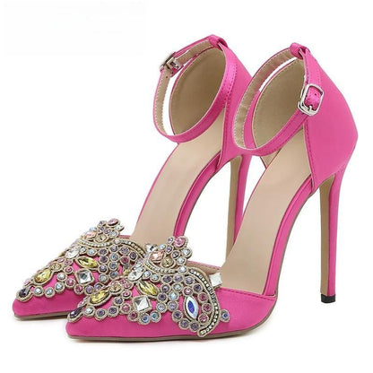 Effortlessly Elegant Heels with a Timeless Design