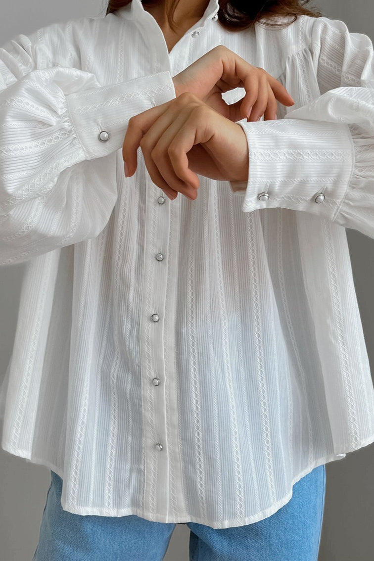 Elegantly Styled Blouse for Everyday Wear