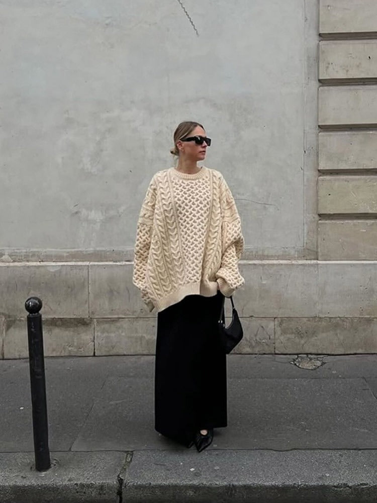 Effortlessly Elegant Sweater with a Timeless Design