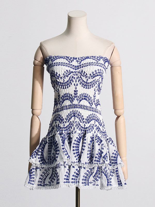 Well Tailored Dress with a Graceful Silhouette