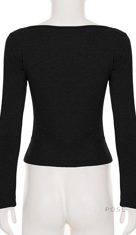Well Tailored Sweater with a Graceful Silhouette