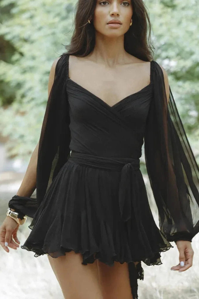 Effortlessly Elegant Dress with a Timeless Design