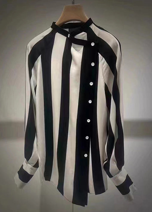Well Tailored Blouse with a Graceful Silhouette