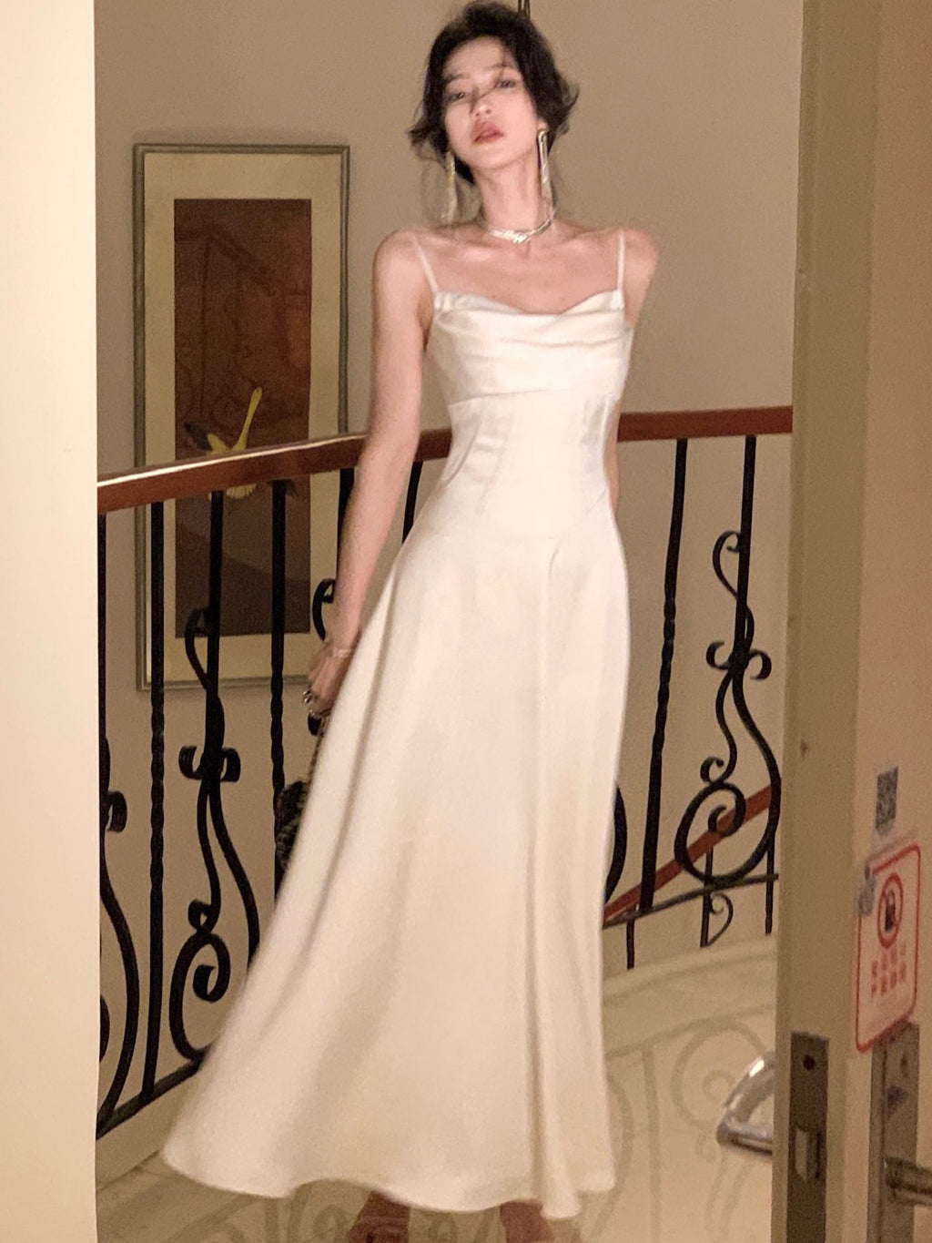Beautifully Crafted Dress in a Classic Style