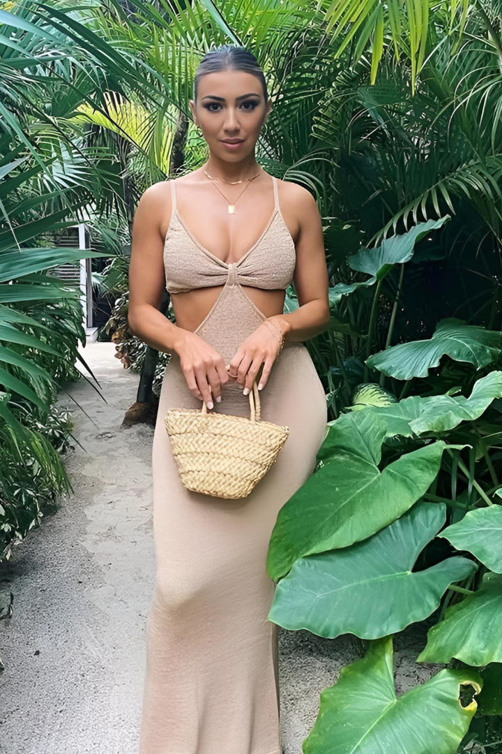 Gracefully Styled Dress for Any Occasion