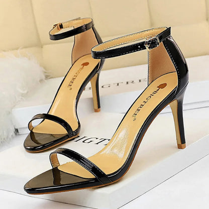 Effortlessly Elegant Heels with a Timeless Design
