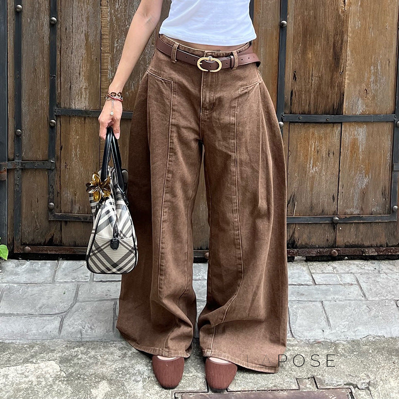 Effortlessly Elegant Garment with a Timeless Design