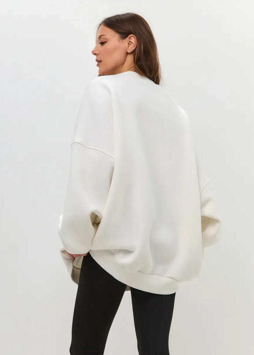 Well Tailored Pullover with a Graceful Silhouette