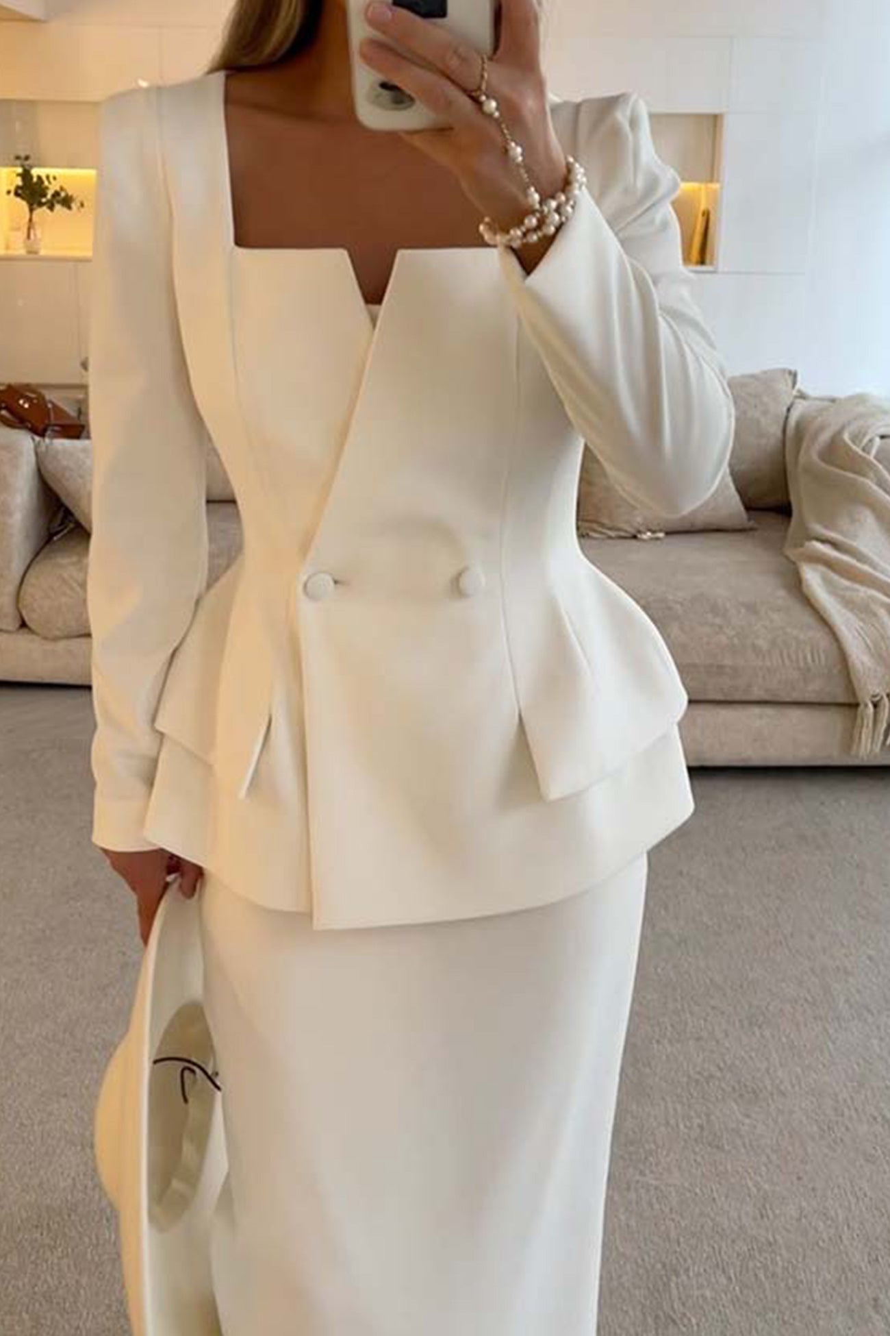 Beautifully Finished Top in a Timeless Design