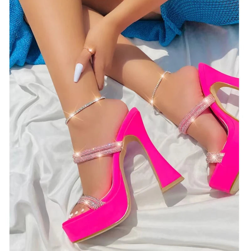 Classic Vintage Heels with a Flattering Fit