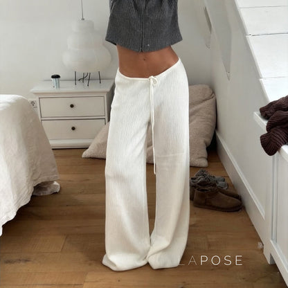 Classic Vintage Pants with a Flattering Fit
