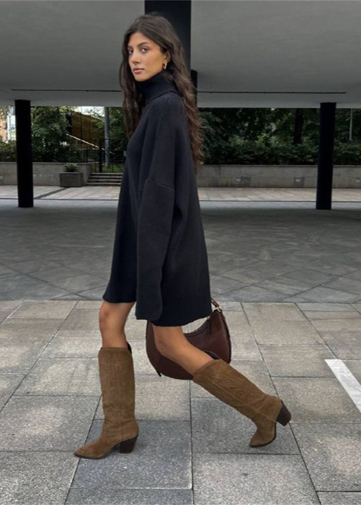 Classic Vintage Sweater with a Flattering Fit