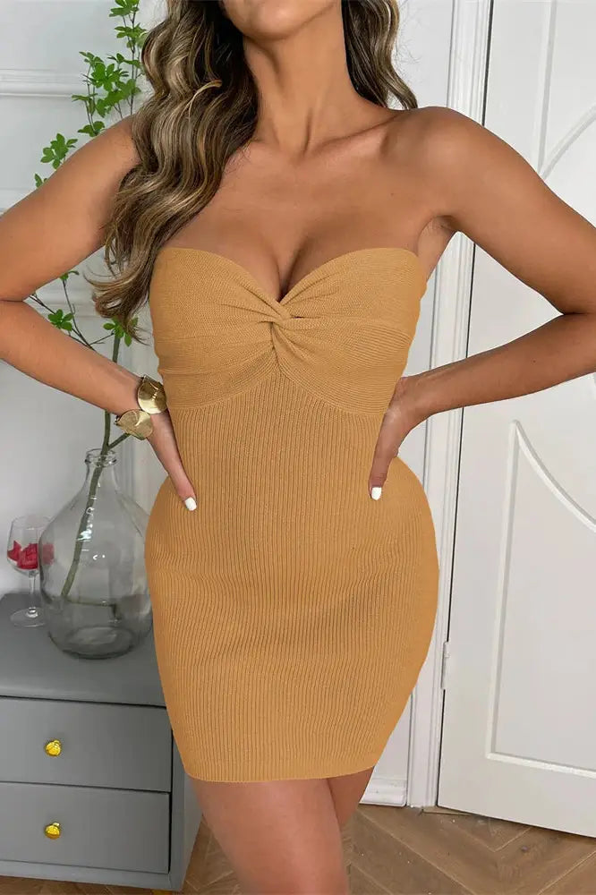 Effortlessly Elegant Dress with a Timeless Design